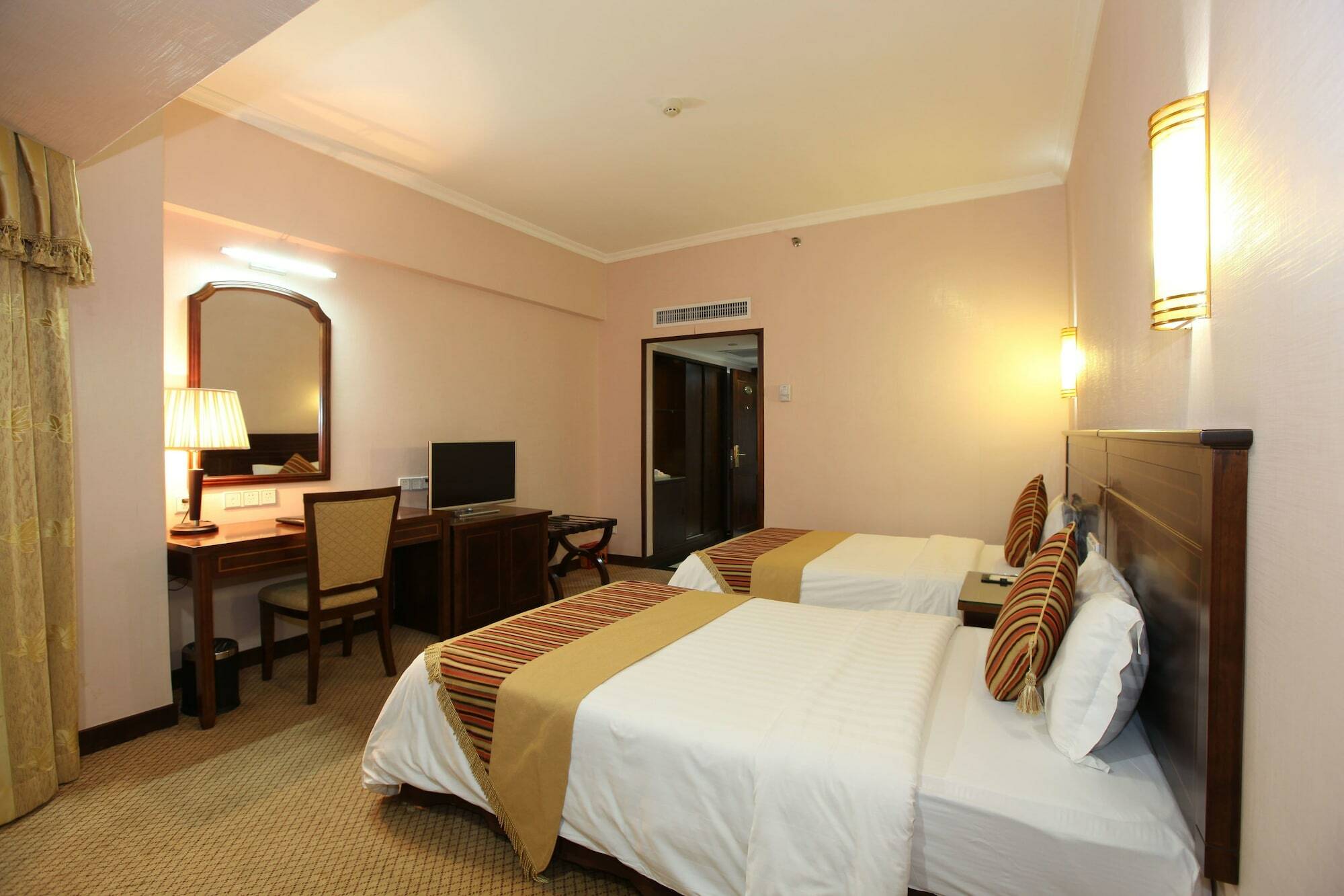 Oriental Silk Hotel Canton Esterno foto
